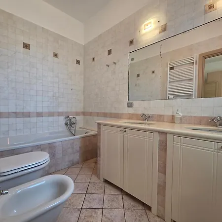 Sugheri Di Mare - By Ligooria *